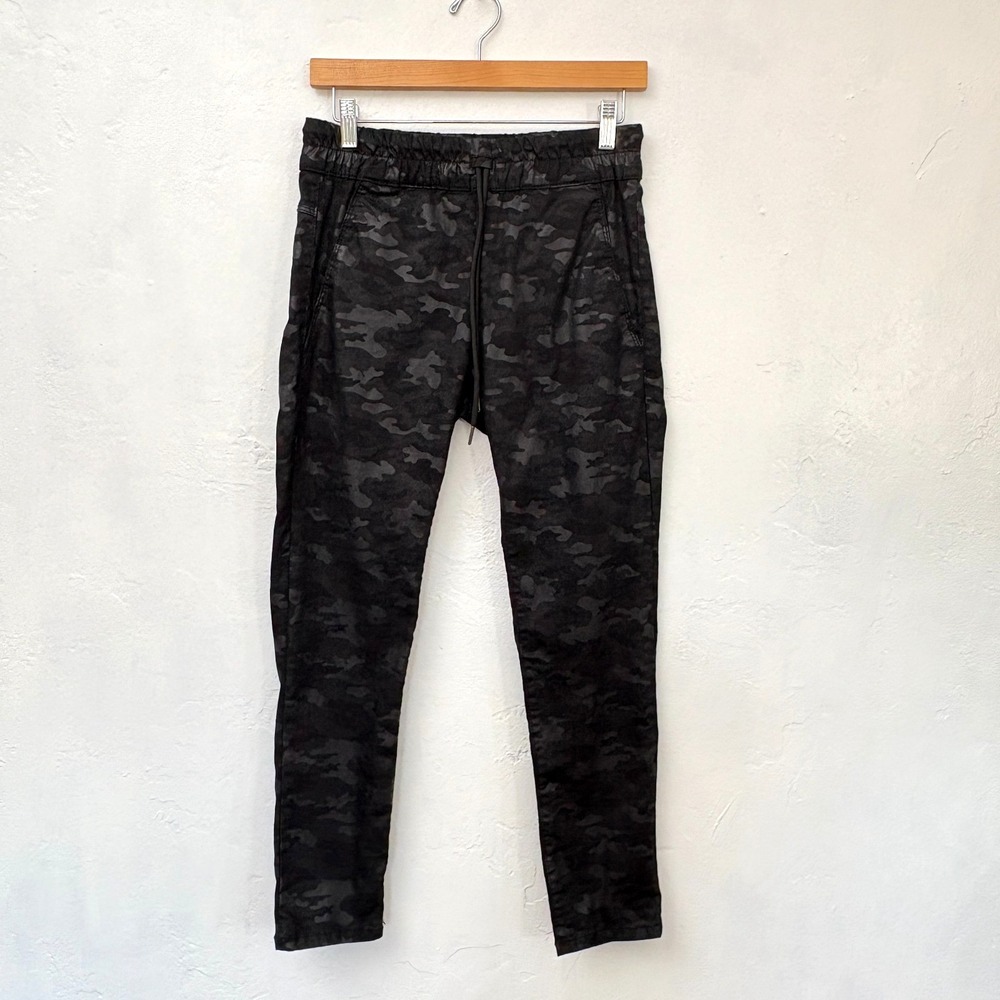 Bevy Flog Shely Pants Women Size 25 Black Camo Pull On Drawstring